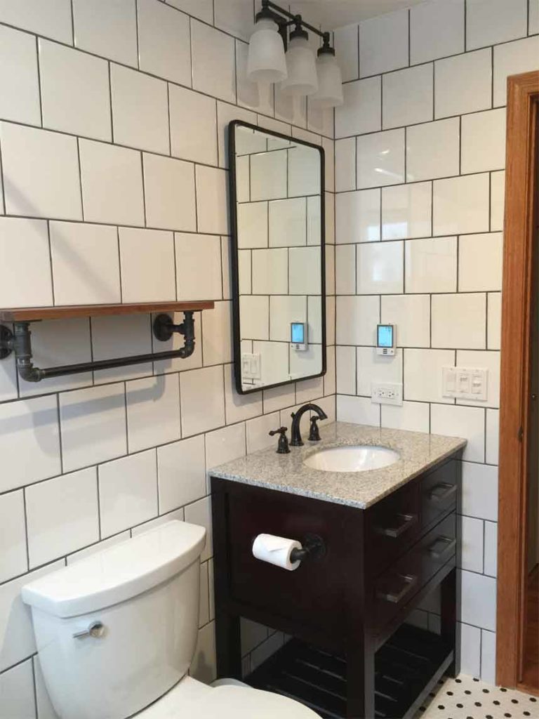 Small bathroom design with sink and toilet
